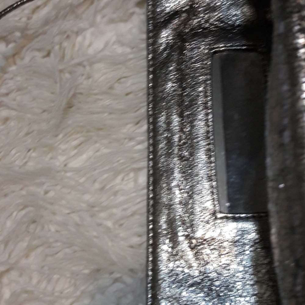 Purse - Picture 2 of 8